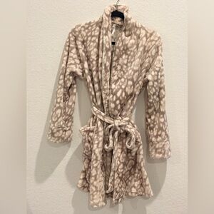 Soma Plush Teddy Jacket in Taupe and Cream Leopard Pattern